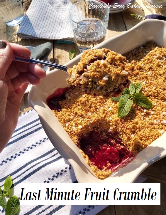 LAST-MINUTE FRUIT CRUMBLE – No Need To Be A Baker Or Have Special Ingredients